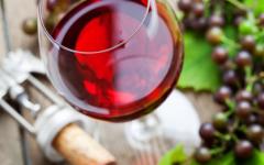 Сухите червени вина се славят с благотворния си ефект върху сърцето и съдовете
